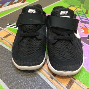 Little Boy Nike Sneakers Size 6